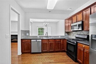 1386 Bellsmith Dr in Roswell, GA - Building Photo - Building Photo