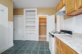 16 Montrose Terrace in Irvington, NJ - Building Photo - Building Photo