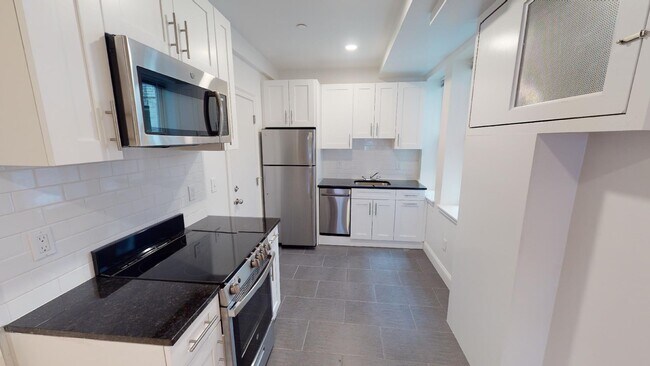 130 Sutherland Rd, Unit A in Boston, MA - Building Photo - Building Photo