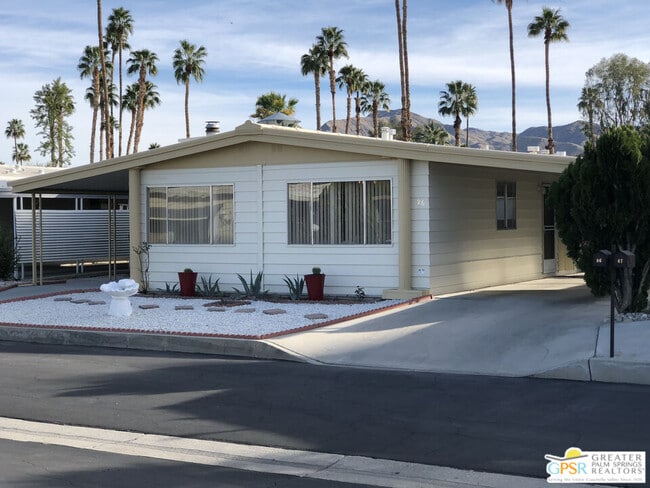 86 Desert Rose Dr