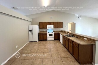 5807 NW Carr Ct in Port St. Lucie, FL - Building Photo - Building Photo