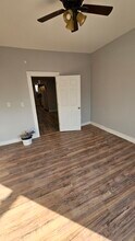 862 River St, Unit Floor 2 in Troy, NY - Foto de edificio - Building Photo