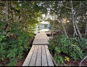 350 Hazel St in Key Largo, FL - Building Photo - Building Photo