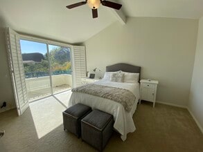 6483 Zuma View Pl in Malibu, CA - Building Photo - Building Photo