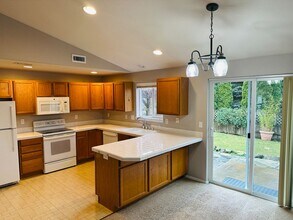 3231 NW Julia St in Camas, WA - Building Photo - Building Photo