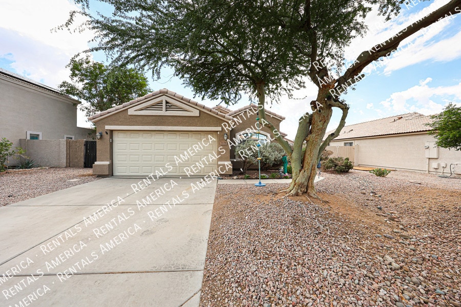 7175 W Citrus Way in Glendale, AZ - Building Photo