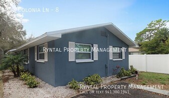 302 Colonia Ln in Nokomis, FL - Building Photo