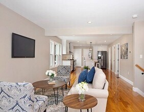 68 Edward St, Unit 1C in Medford, MA - Building Photo - Building Photo