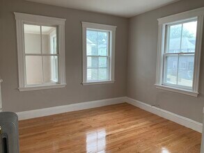 58 Prentiss St, Unit 2 in Watertown, MA - Building Photo - Building Photo