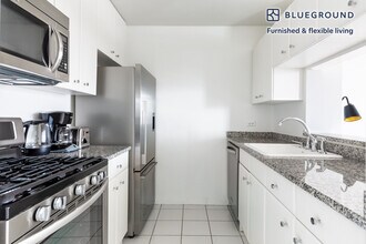 1 Union Square South in New York, NY - Building Photo - Building Photo