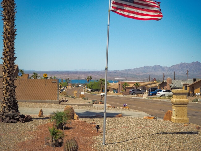 2950 Cisco Dr N in Lake Havasu City, AZ - Foto de edificio - Building Photo
