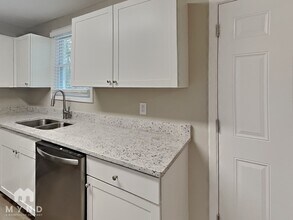 406 Blair Villa Dr SE in Atlanta, GA - Foto de edificio - Building Photo