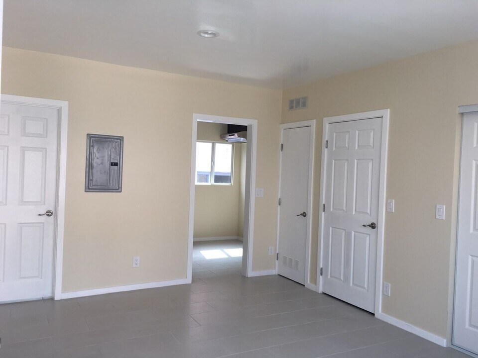 700 Spaulding Ave in Los Angeles, CA - Building Photo