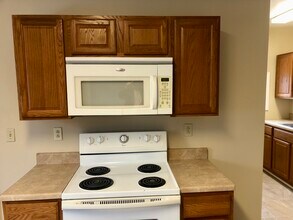 2124 Cherry St, Unit 1 in Erie, PA - Building Photo - Building Photo