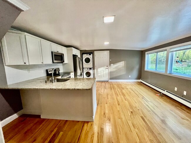 23 Chessor Ln in Wilton, CT - Building Photo - Building Photo
