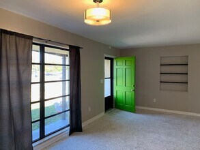 1367 Gainesville dr in Deltona, FL - Foto de edificio - Building Photo