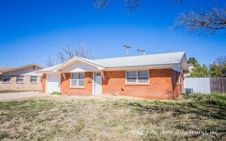 5432 6th St in Lubbock, TX - Building Photo