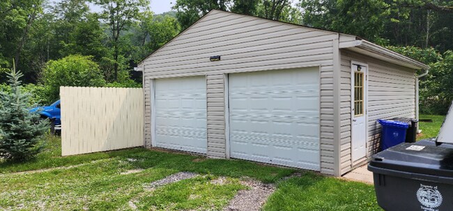 164 Main St in Imperial, PA - Building Photo - Building Photo