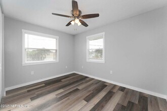 423 N 9th St in Jacksonville Beach, FL - Building Photo - Building Photo