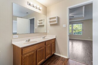 208 Jordan in Boerne, TX - Building Photo - Building Photo