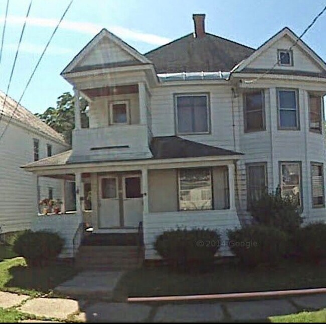52 McClellan Ave Rentals in Amsterdam, NY