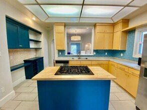 3443 Hennepin Ave in Minneapolis, MN - Building Photo - Building Photo