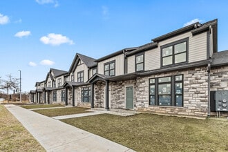 27W280 Bauer Rd in Naperville, IL - Building Photo - Building Photo