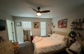 711 NW 10th St in Gainesville, FL - Building Photo - Building Photo