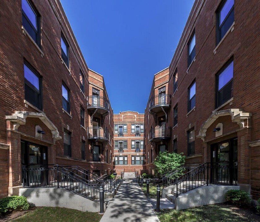 Boxelder Court in Chicago, IL - Foto de edificio