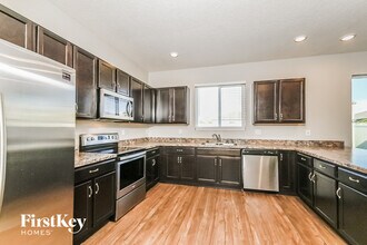 11210 Southern Cross Pl in Gibsonton, FL - Building Photo - Building Photo