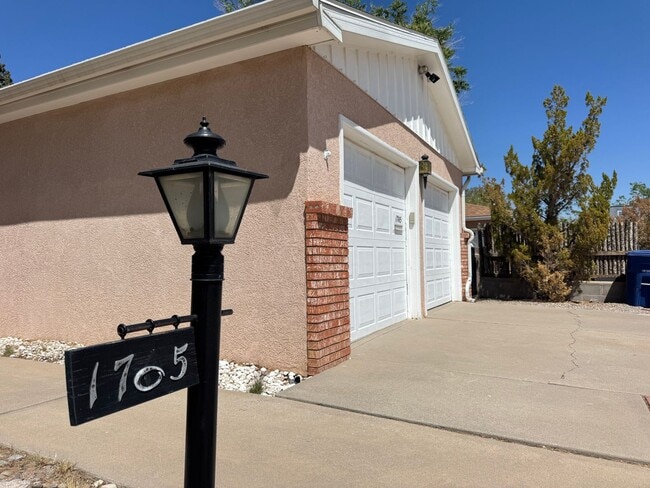 1705 California St NE in Albuquerque, NM - Building Photo - Building Photo