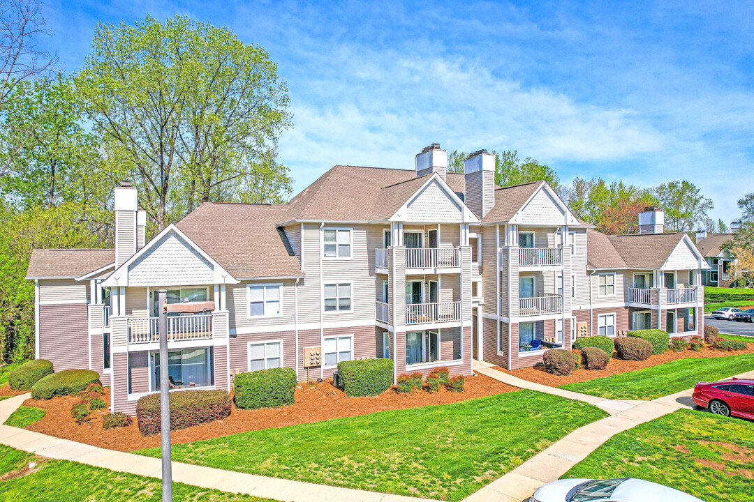 Mallard Creek in Charlotte, NC - Foto de edificio