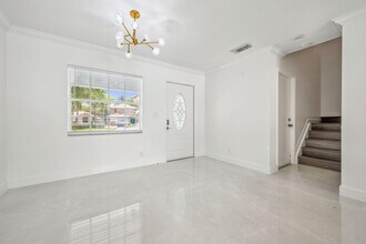 3460 Commodore Ct in West Palm Beach, FL - Building Photo - Building Photo