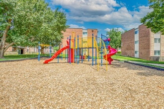 Gateway Station by OneWall in Suitland, MD - Foto de edificio - Building Photo