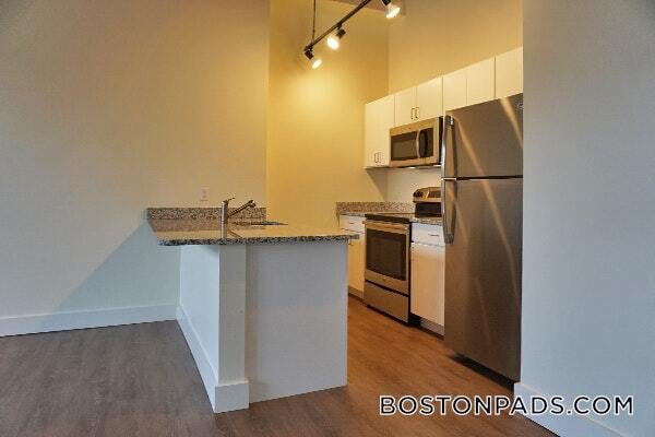 60 Water St
