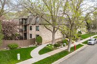 Westwood Villa Condominium in Minneapolis, MN - Building Photo - Building Photo