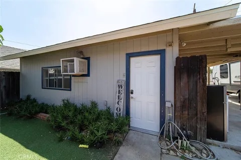 property at 637 N 2nd Ave