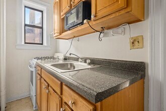 821 Bergen Ave in Jersey City, NJ - Foto de edificio - Building Photo