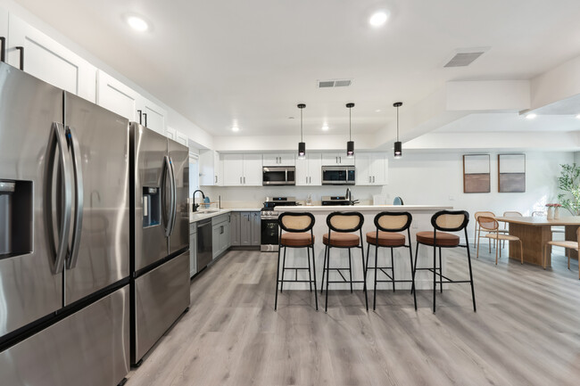 The Nest at 1299 in Los Angeles, CA - Foto de edificio - Interior Photo