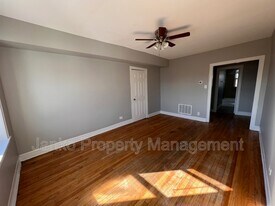 3725 W Grand Ave in Chicago, IL - Building Photo