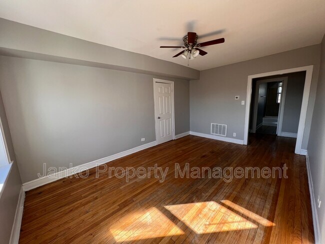 property at 3725 W Grand Ave