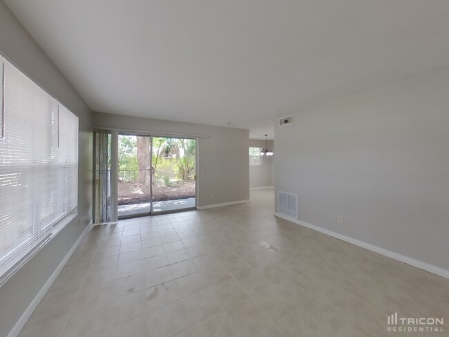 10757 Hawaii Dr S in Jacksonville, FL - Building Photo - Building Photo