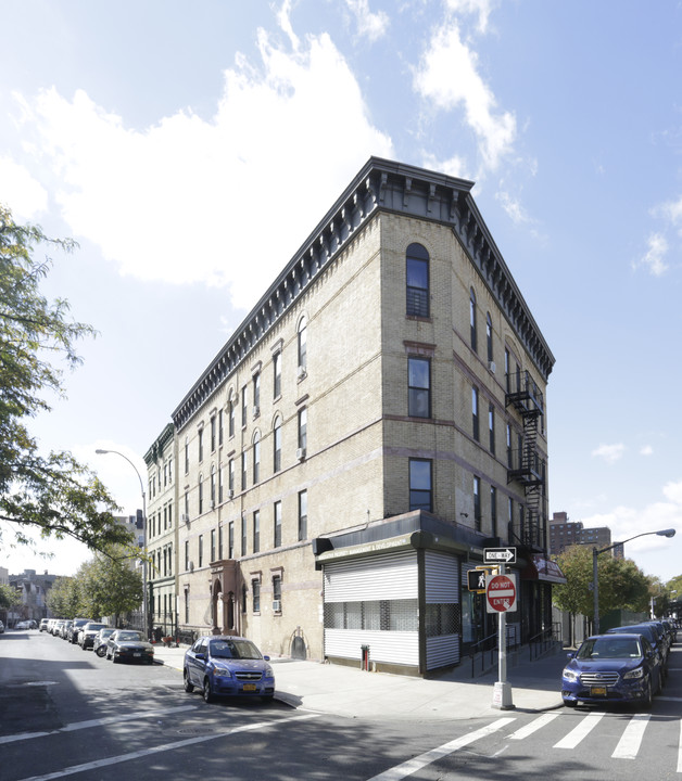 Union Avenue Cluster Apartments in Bronx, NY - Building Photo