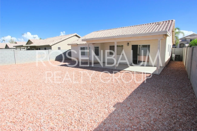 16060 W Desert Bloom St in Goodyear, AZ - Building Photo - Building Photo