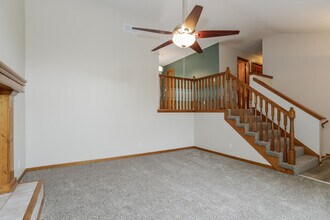 2110 Glenside Rd in Kearney, MO - Foto de edificio - Building Photo