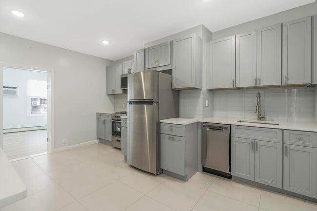 120 36th St in Union City, NJ - Building Photo - Building Photo