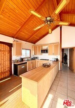 11077 Pacific View Dr in Malibu, CA - Building Photo - Building Photo