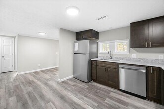 5955 Kemp Dr in Acworth, GA - Building Photo - Building Photo