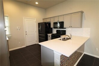 323 Windswept Wy in Kyle, TX - Building Photo - Building Photo