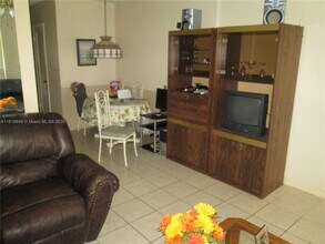 15 NW 204th St in Miami, FL - Building Photo - Building Photo